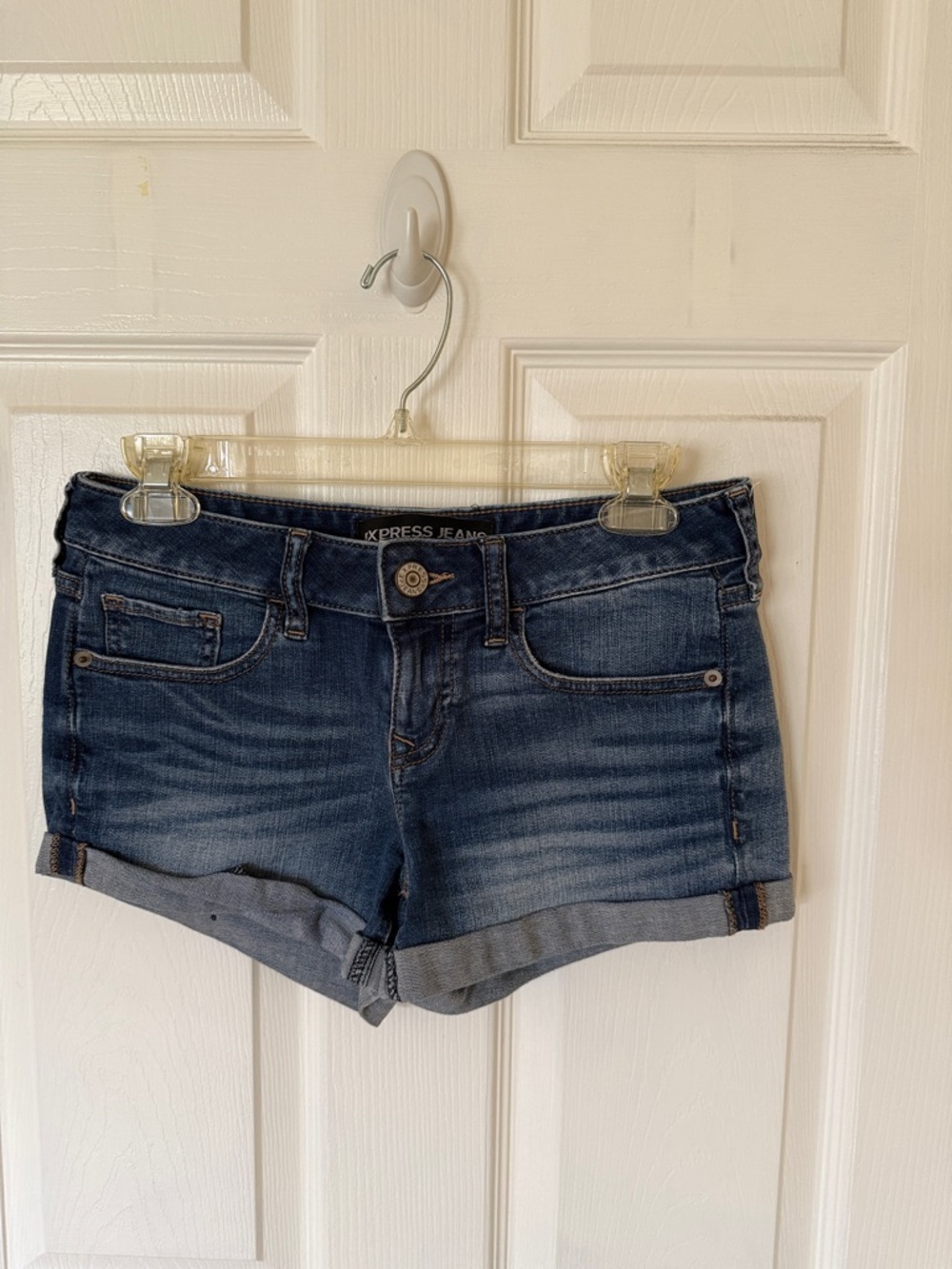 Express Women’s Roll-Cuff Denim Shorts
